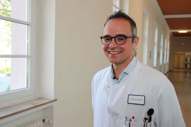Privatdozent Dr. Ralf Dittrich ist als neuer Chefarzt der ersten Schlaganfalleinheit des MHO begrüßt worden. Foto: Daniel Meier/Niels-Stensen-Kliniken