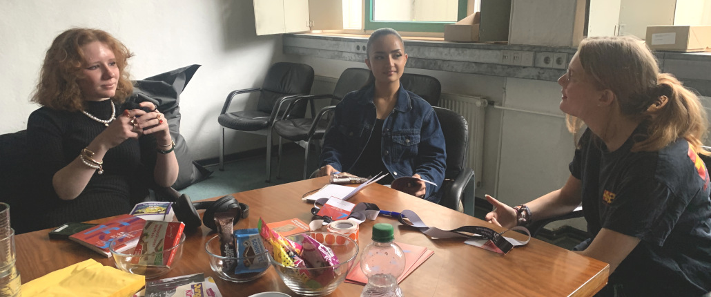 OS-Radio 104,8 vlnr Sara_Rezwane_Lea_Titel